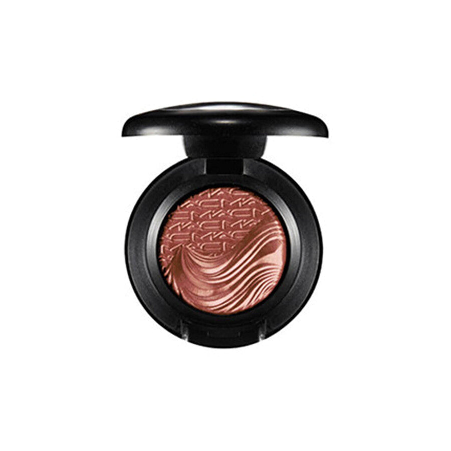 Extra dimension eye shadow