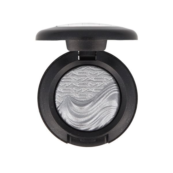 Extra dimension eye shadow