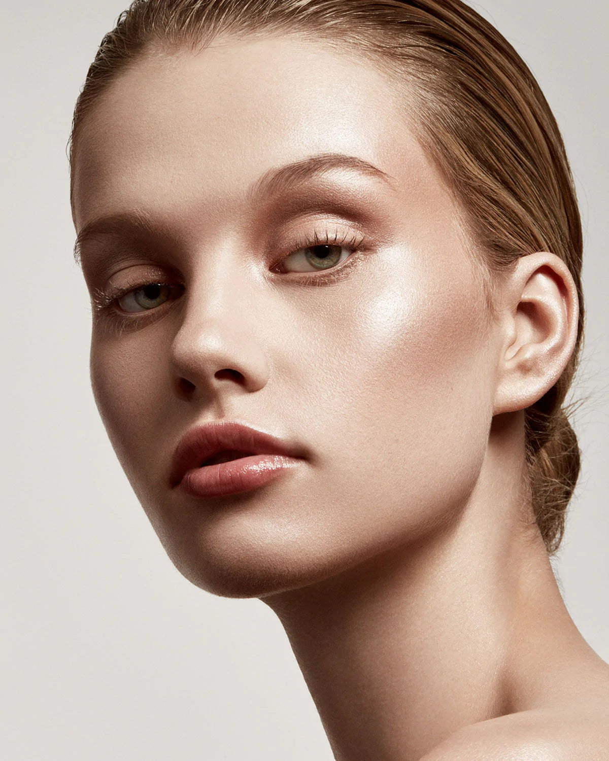 Iluminador Facial de Fenty