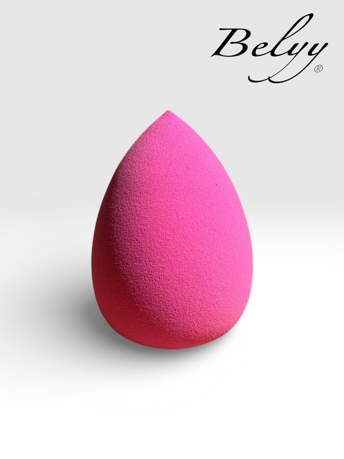 Esponja para maquillaje en forma de gota. Belyy