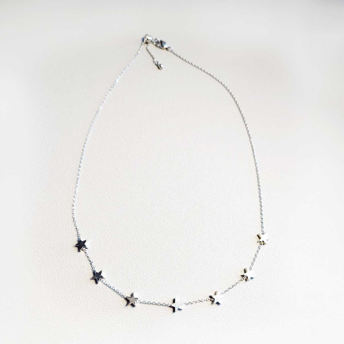 Choker estrellitas color plata en acero