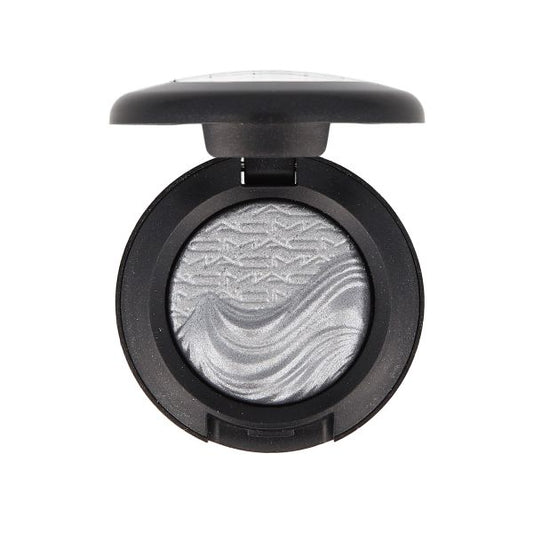 Extra dimension eye shadow